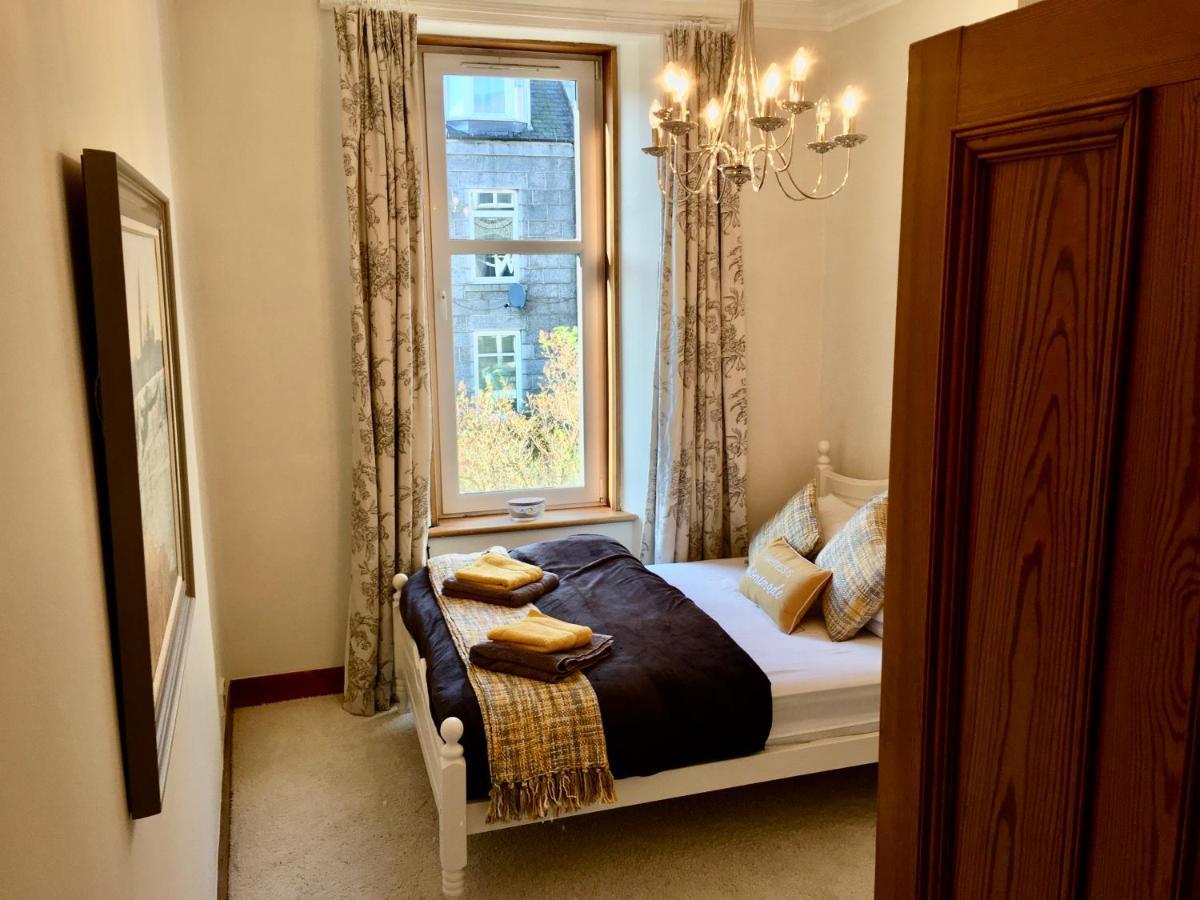 Cosy 2 Bedroom Central Apartment - Free Parking, Free Wifi Aberdeen Exterior foto