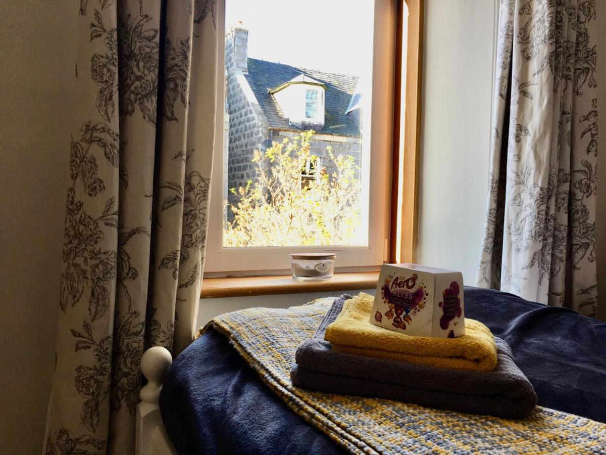 Cosy 2 Bedroom Central Apartment - Free Parking, Free Wifi Aberdeen Exterior foto