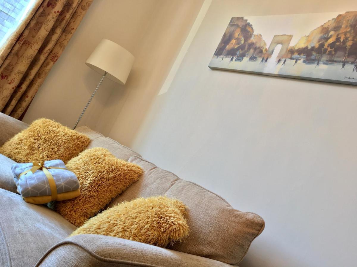 Cosy 2 Bedroom Central Apartment - Free Parking, Free Wifi Aberdeen Exterior foto