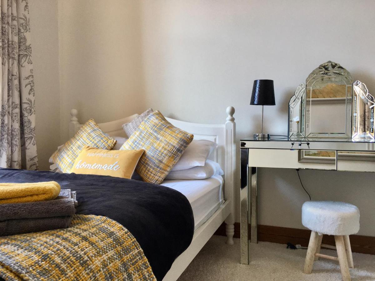 Cosy 2 Bedroom Central Apartment - Free Parking, Free Wifi Aberdeen Exterior foto